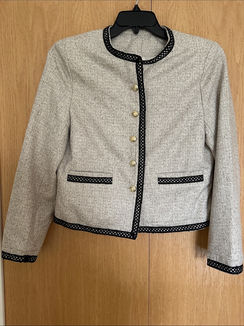 Brand new! Cropped Soft Tweed Jacket with Contrast Trim - Cream/Black